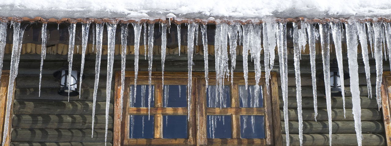 Spray foam prevents ice dams by providing proper insulation in Fresno attic spaces Spray foam prevents ice dams by providing proper insulation in Fresno attic spaces